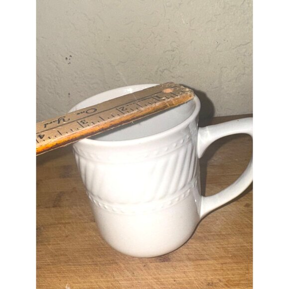 White Gibson Ceramic Coffee Mug Dishwasher & Microwave Safe Textured Design 4.25 - Picture 4 of 4